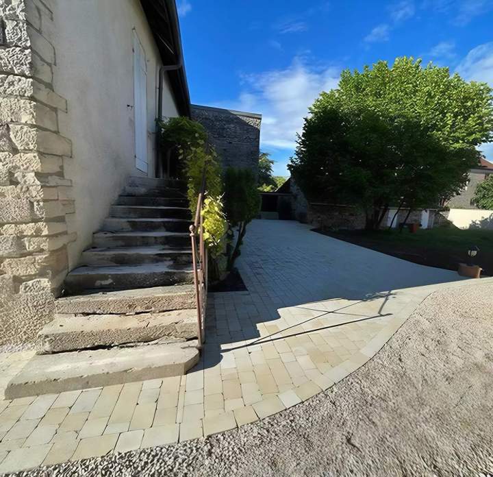 Aménagement de terrasse pour cours Dijon