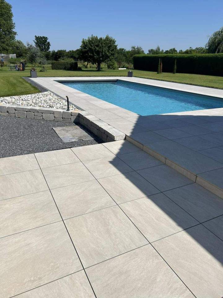 Installation de votre piscine à FEVRE-VIELLARD PAYSAGE, votre partenaire fiable.